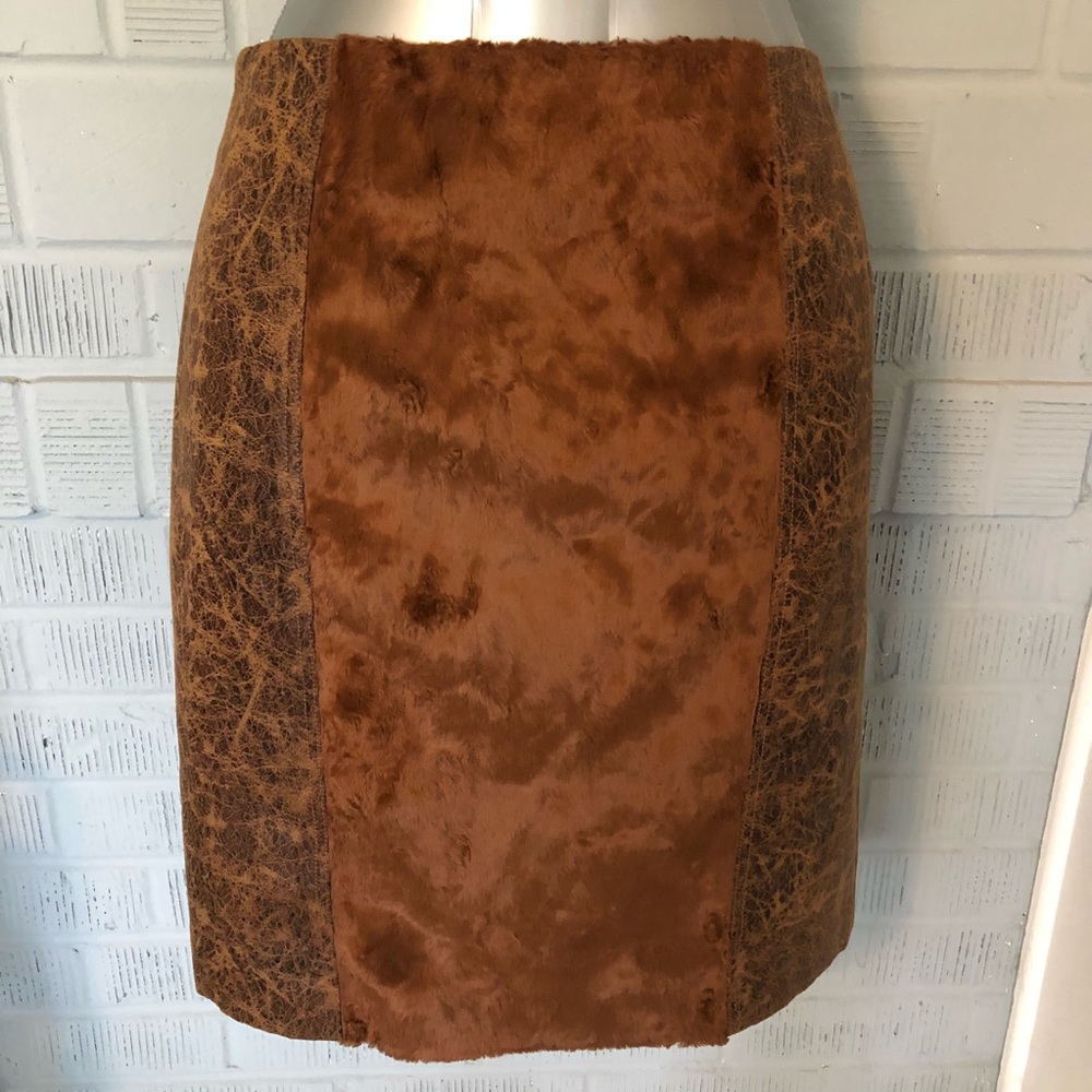 😀🐄Vegan Faux Leather and Fur skirt, 600 West sz6